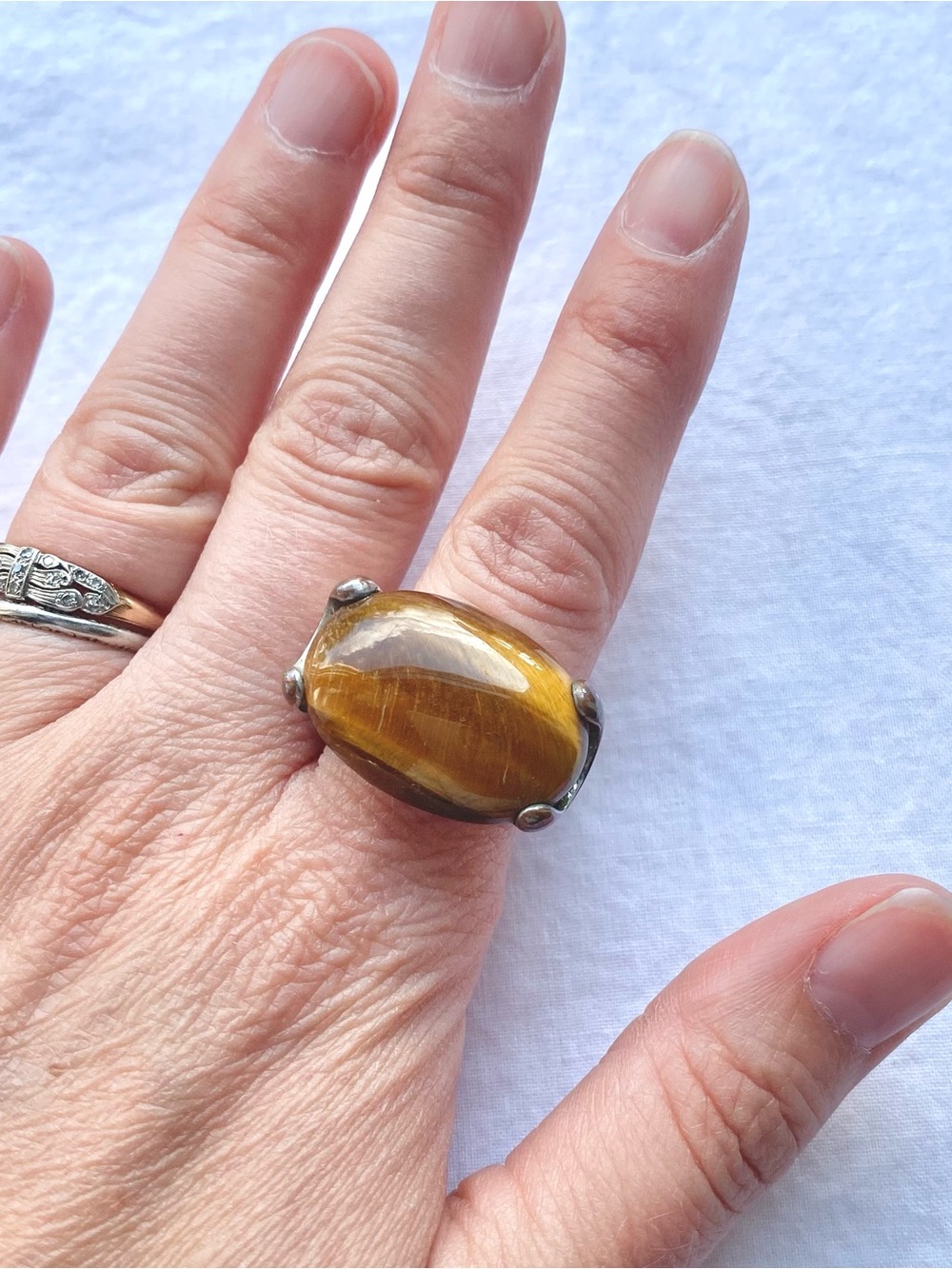 Vintage Tiger’s eye ring Base Metal with plating loss size 6.75